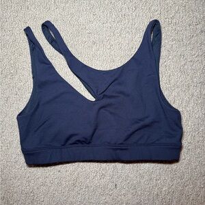 Alo Peak Bra | M | Black Sports Bra